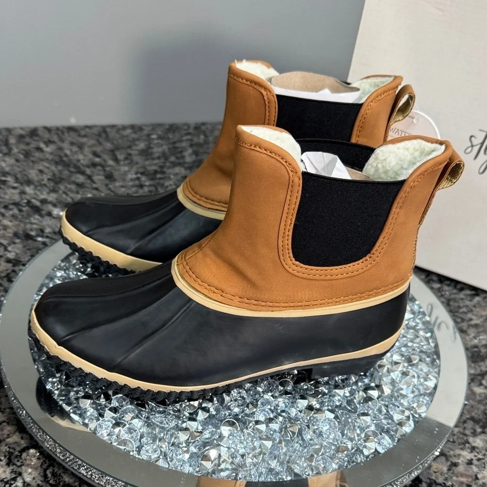 Style & Co. Sherpa Ankle Duck Boots NWT 6